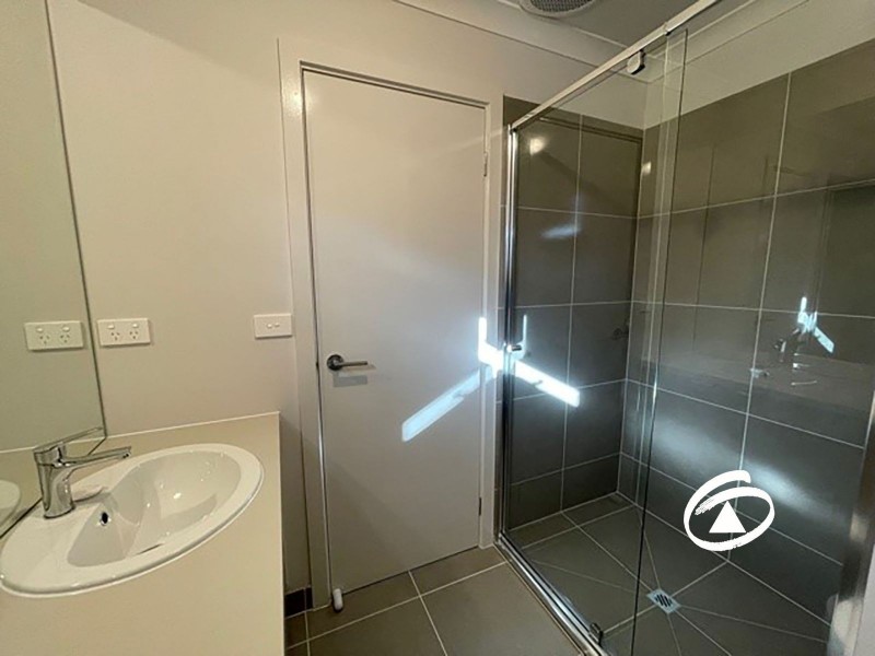 76 Stature Avenue, Clyde North VIC 3978