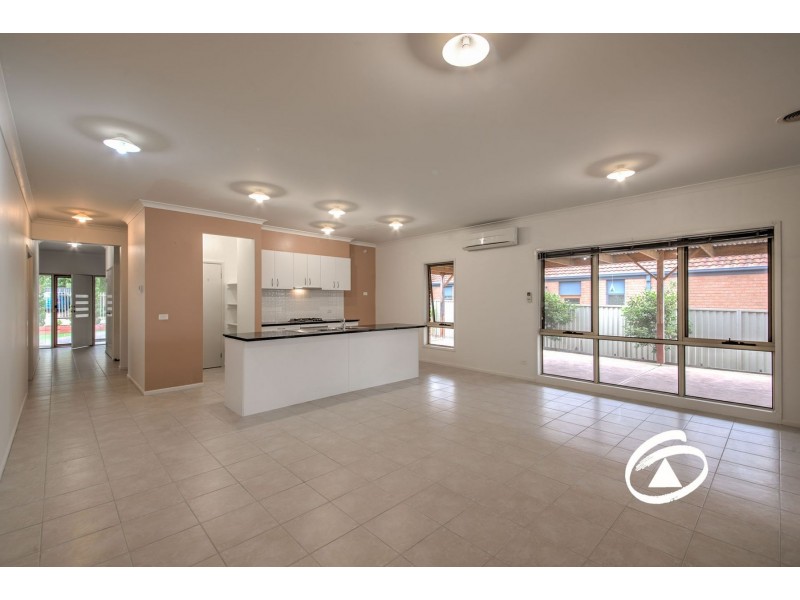 8 Murchison Link, Pakenham VIC 3810