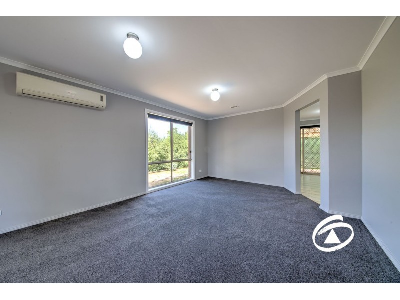 4 Tonia Court, Pakenham VIC 3810