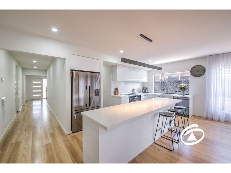 63 Petaluma Crescent, Officer VIC 3809