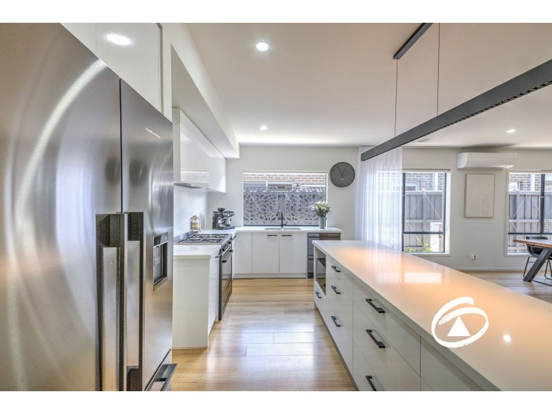 63 Petaluma Crescent, Officer VIC 3809