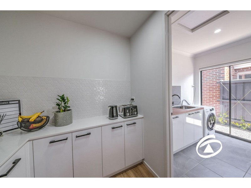 63 Petaluma Crescent, Officer VIC 3809