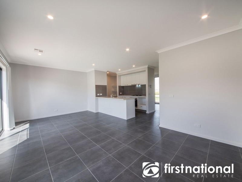 10 Todd Lane, Pakenham VIC 3810