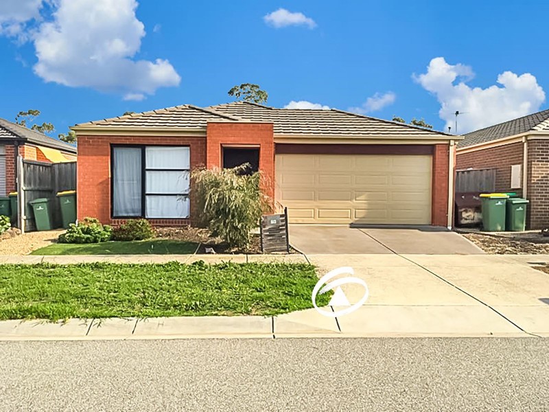 76 Fallingwater Drive, Pakenham VIC 3810