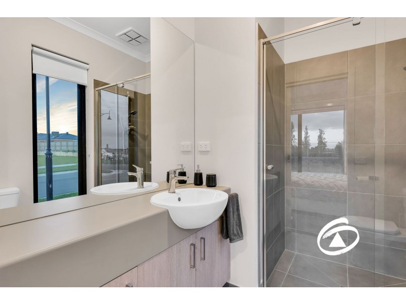 29 Cotswold Crescent, Officer VIC 3809