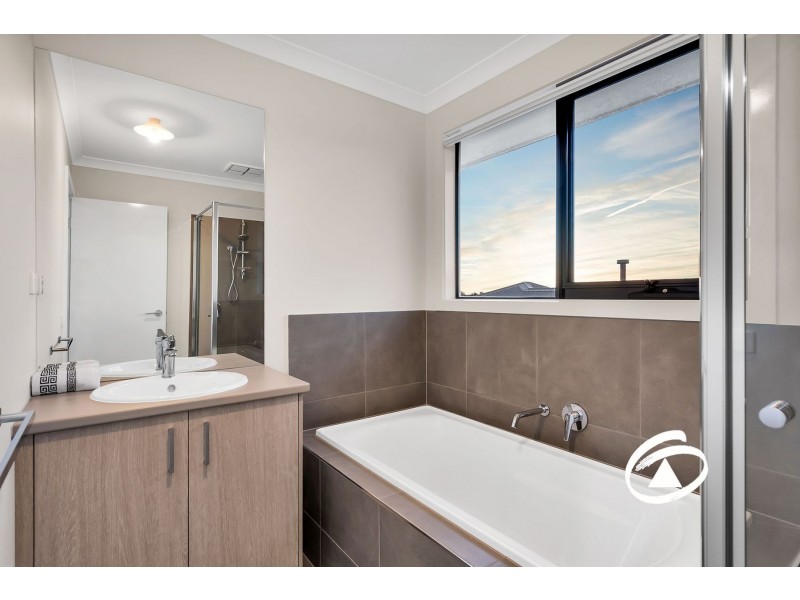 29 Cotswold Crescent, Officer VIC 3809