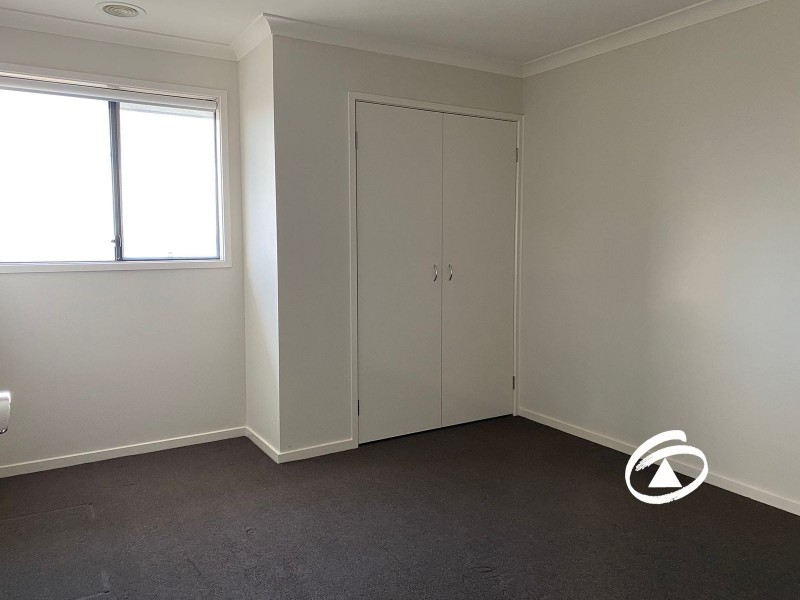 17 Blacksmith Way, Clyde North VIC 3978