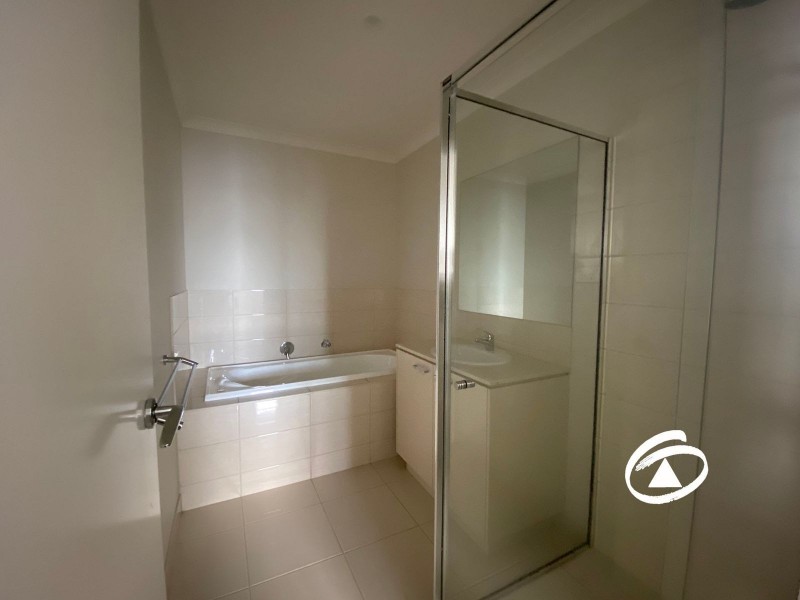 17 Blacksmith Way, Clyde North VIC 3978