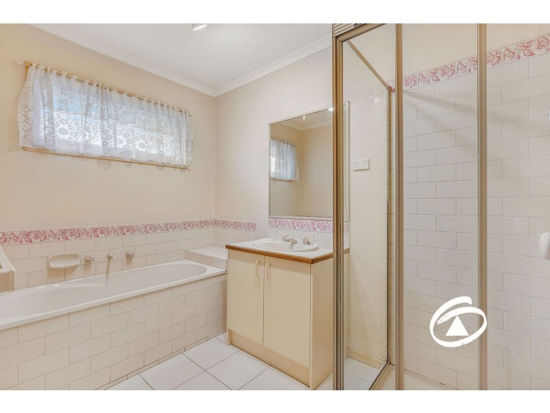 7 Hedgeley Drive, Berwick VIC 3806