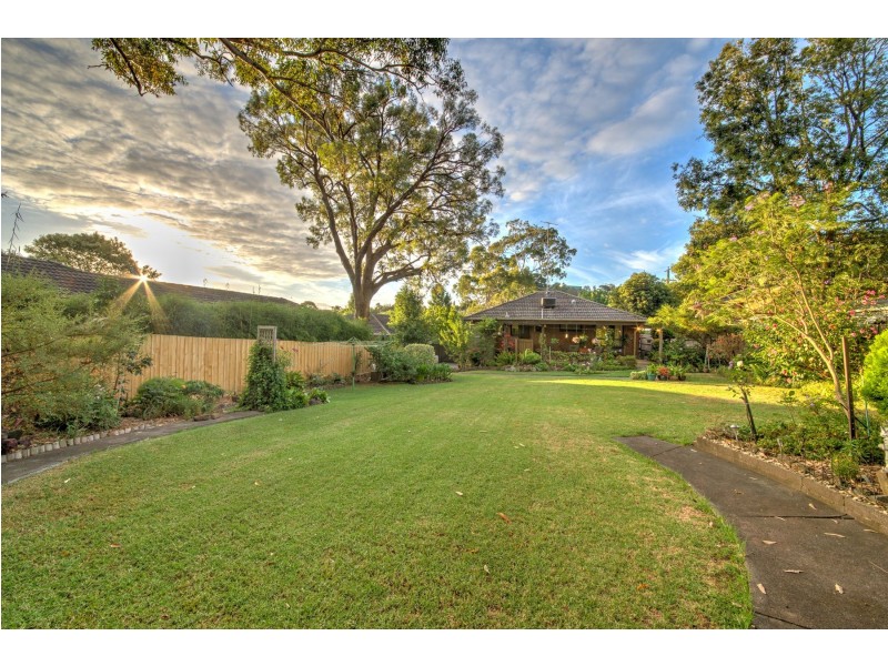 16 York Road, Berwick VIC 3806