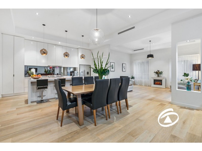 8 Araluen Rise, Narre Warren VIC 3805