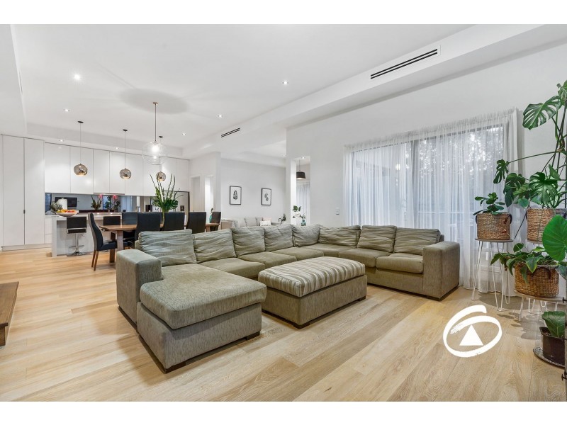 8 Araluen Rise, Narre Warren VIC 3805