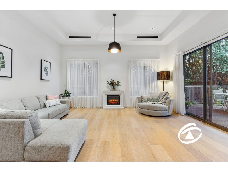 8 Araluen Rise, Narre Warren VIC 3805