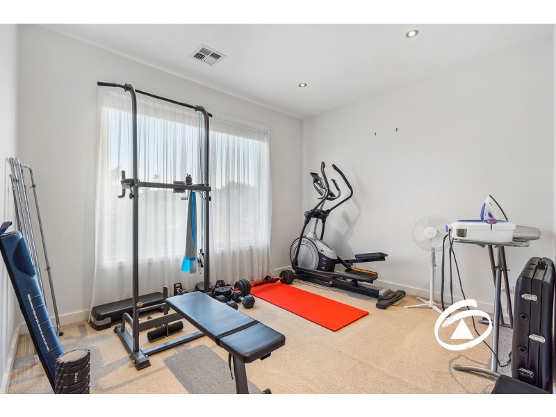 8 Araluen Rise, Narre Warren VIC 3805