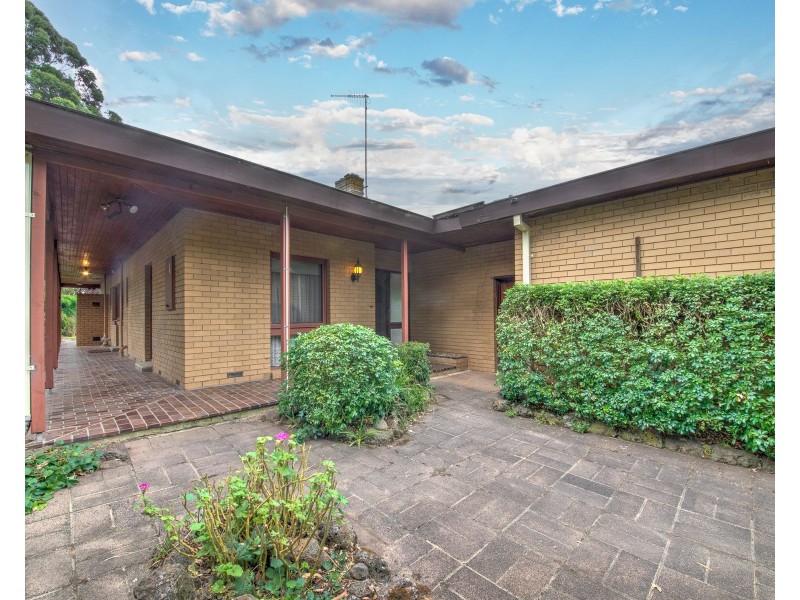 1 Marks Court, Harkaway VIC 3806