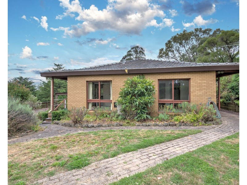 1 Marks Court, Harkaway VIC 3806