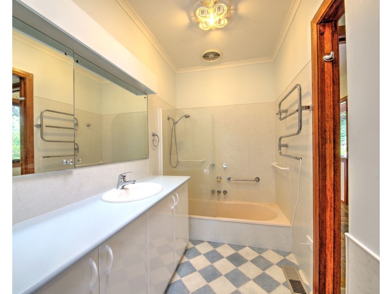 1 Marks Court, Harkaway VIC 3806