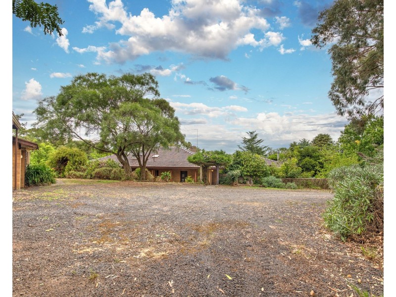 1 Marks Court, Harkaway VIC 3806