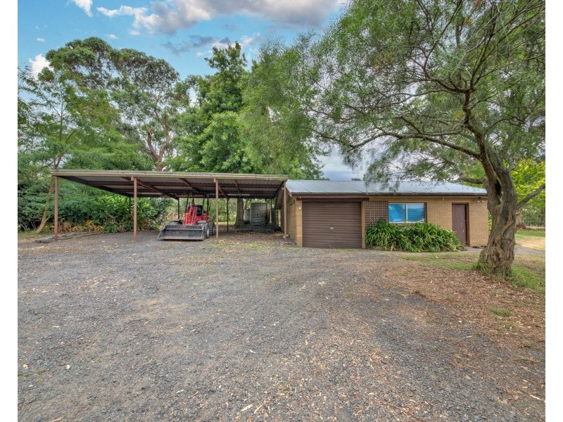 1 Marks Court, Harkaway VIC 3806