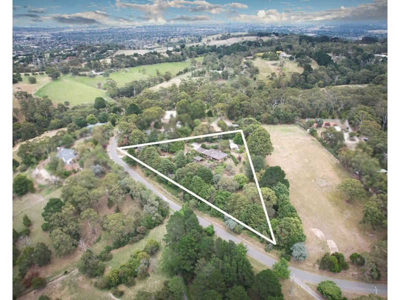 1 Marks Court, Harkaway VIC 3806