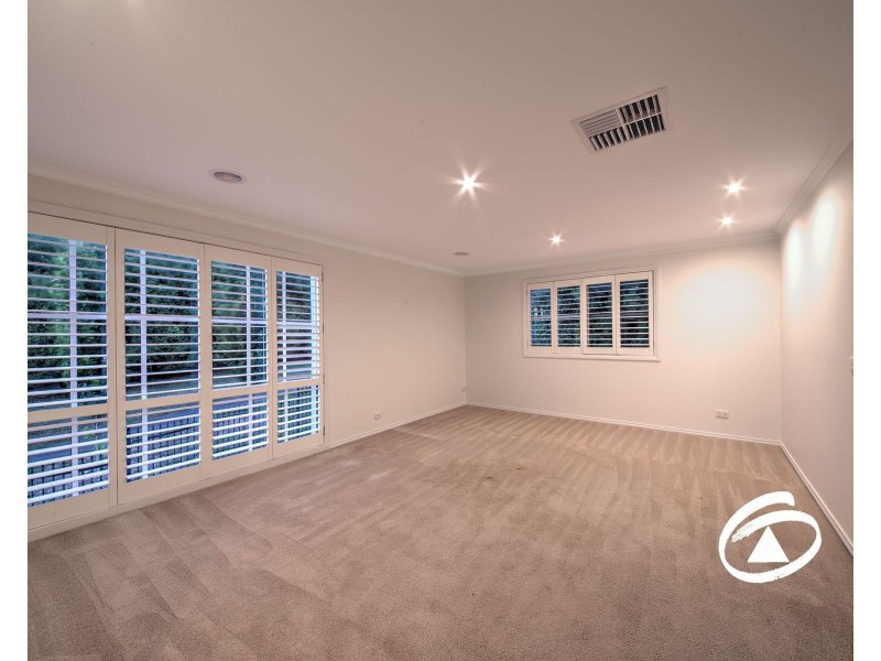 8 Telford Drive, Berwick VIC 3806