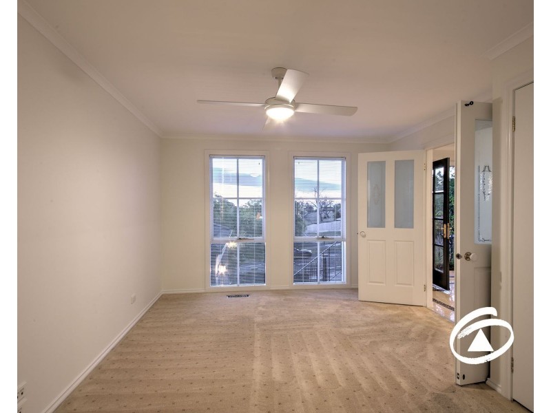 8 Telford Drive, Berwick VIC 3806