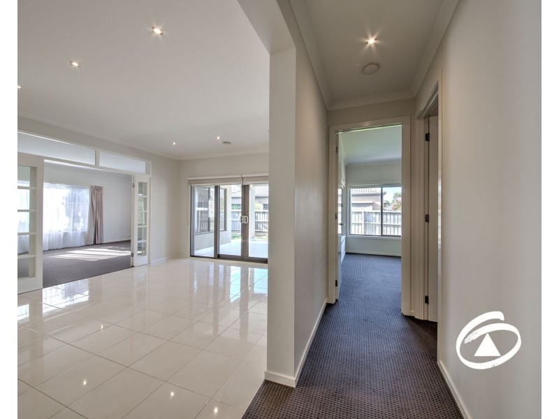 11 Madison Place, Officer VIC 3809