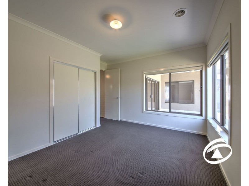 11 Madison Place, Officer VIC 3809