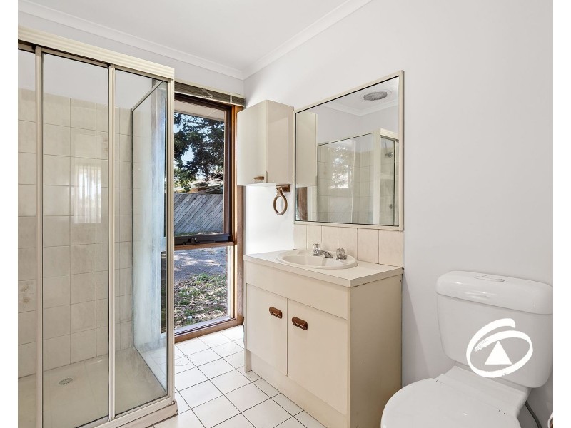 4 Hillsmeade Drive, Narre Warren South VIC 3805