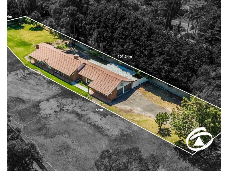 4 Hillsmeade Drive, Narre Warren South VIC 3805