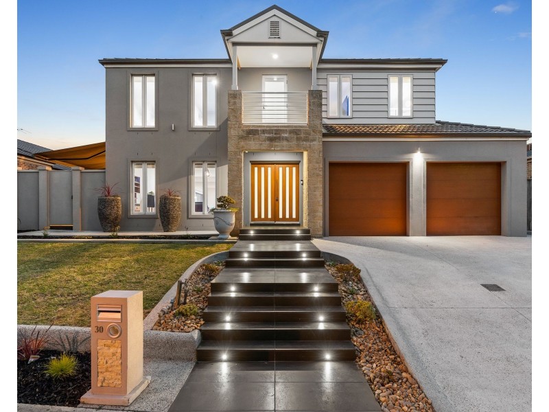 30 Bridgewater Boulevard, Berwick VIC 3806