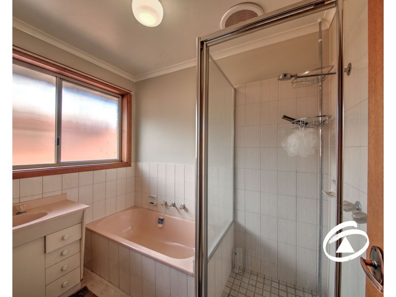 Units 1 & 2/7 Linlithgow Court, Narre Warren VIC 3805