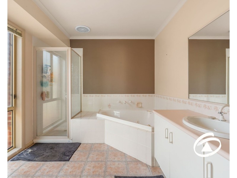 53 The Promenade, Narre Warren South VIC 3805
