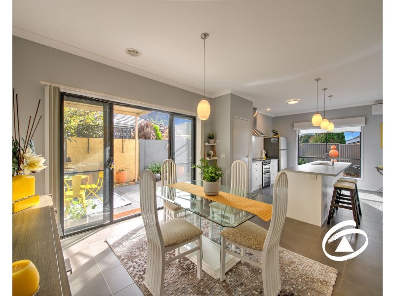 12 Downing Square, Pakenham VIC 3810