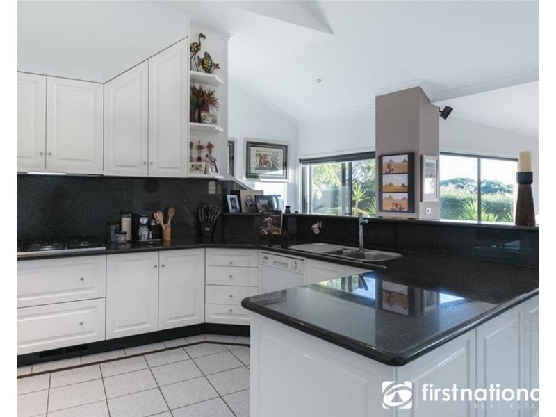 15 Caravelle Court, Berwick VIC 3806