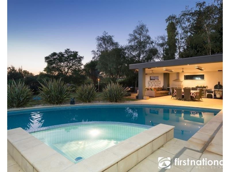 15 Caravelle Court, Berwick VIC 3806