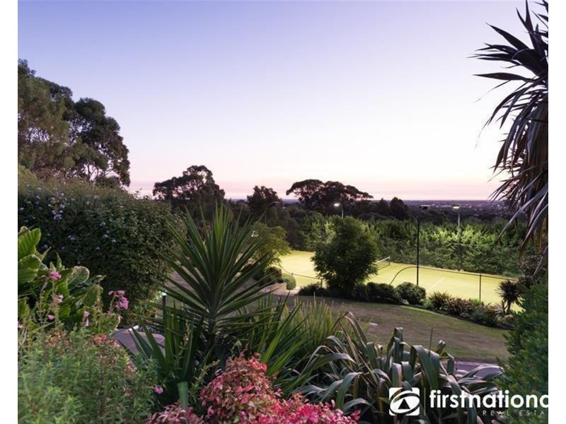15 Caravelle Court, Berwick VIC 3806