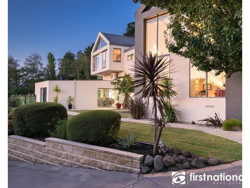 15 Caravelle Court, Berwick VIC 3806