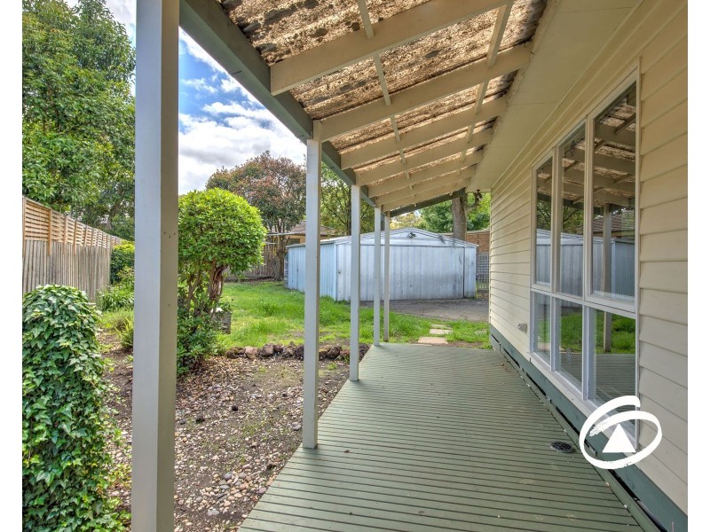 8 Hazeldene Court, Berwick VIC 3806