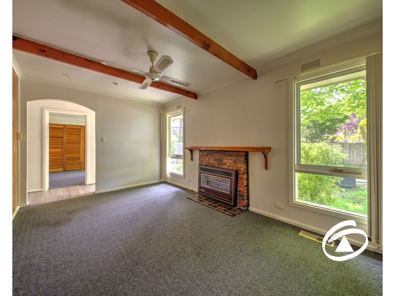 8 Hazeldene Court, Berwick VIC 3806