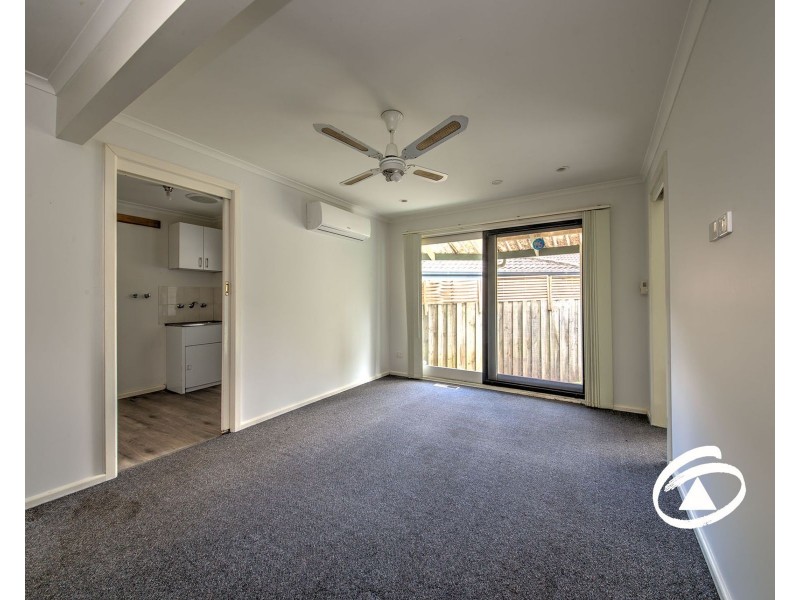 8 Hazeldene Court, Berwick VIC 3806