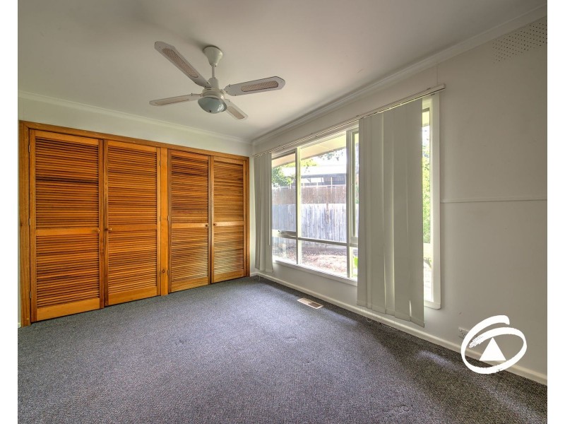 8 Hazeldene Court, Berwick VIC 3806