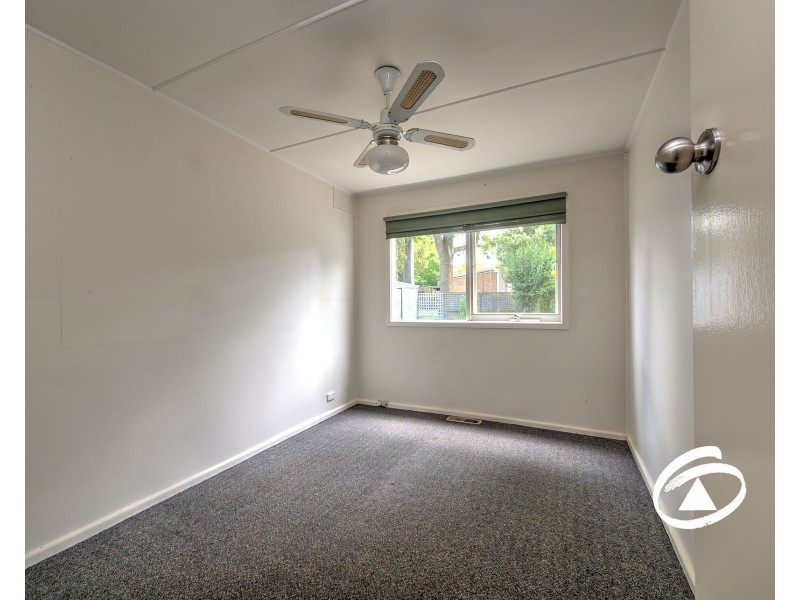 8 Hazeldene Court, Berwick VIC 3806