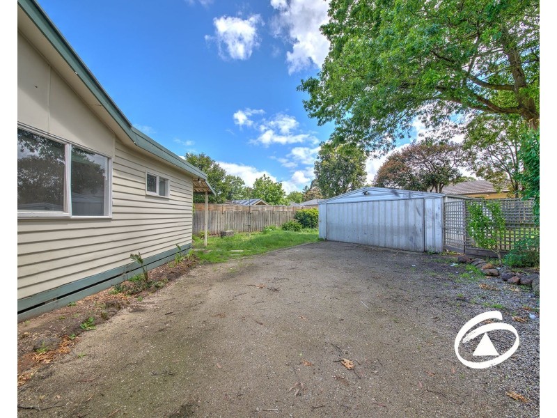 8 Hazeldene Court, Berwick VIC 3806