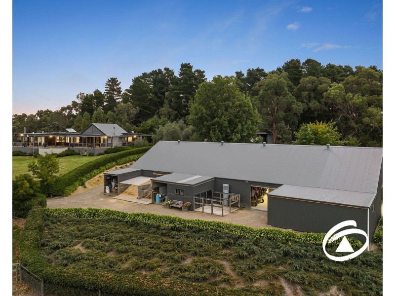4 Giles Road, Yellingbo VIC 3139
