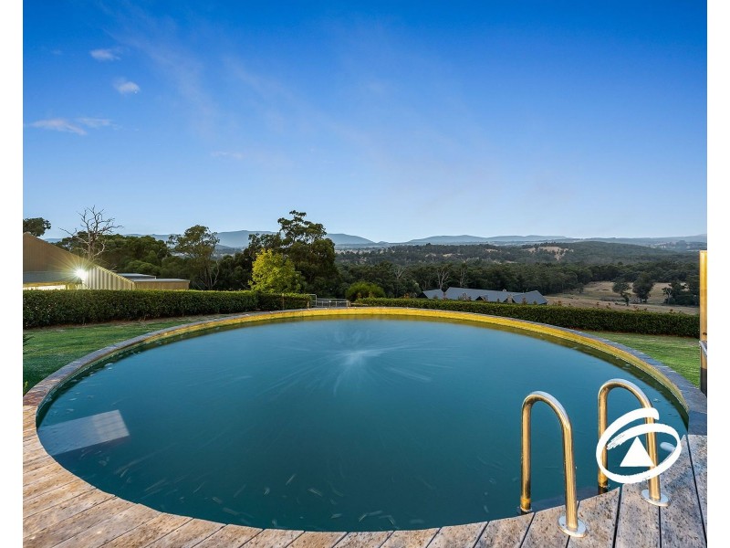 4 Giles Road, Yellingbo VIC 3139