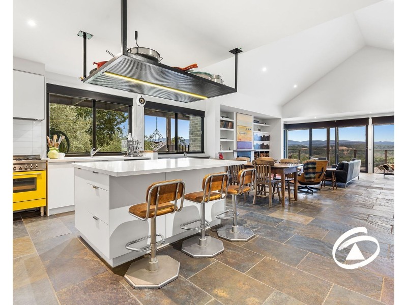4 Giles Road, Yellingbo VIC 3139