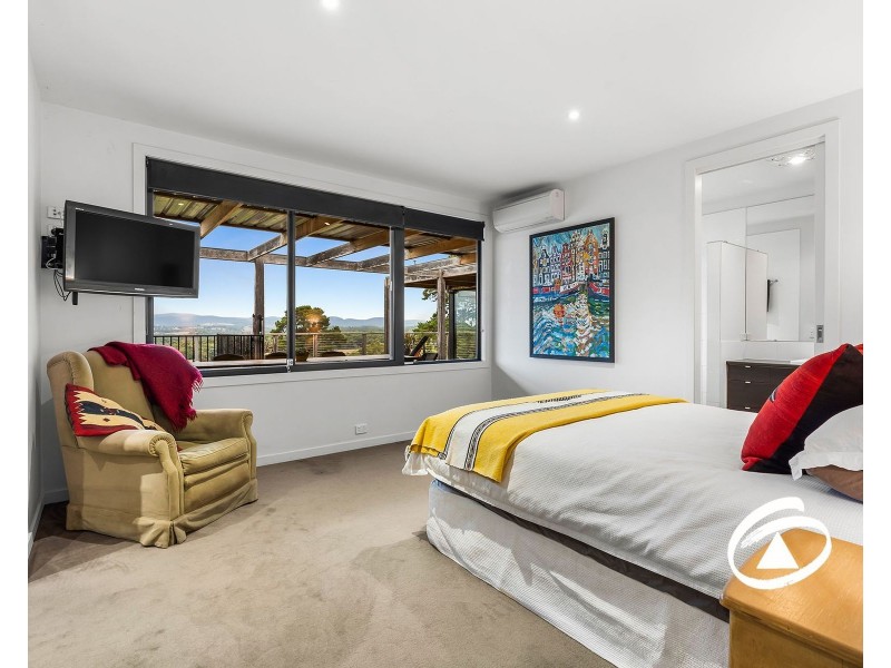 4 Giles Road, Yellingbo VIC 3139