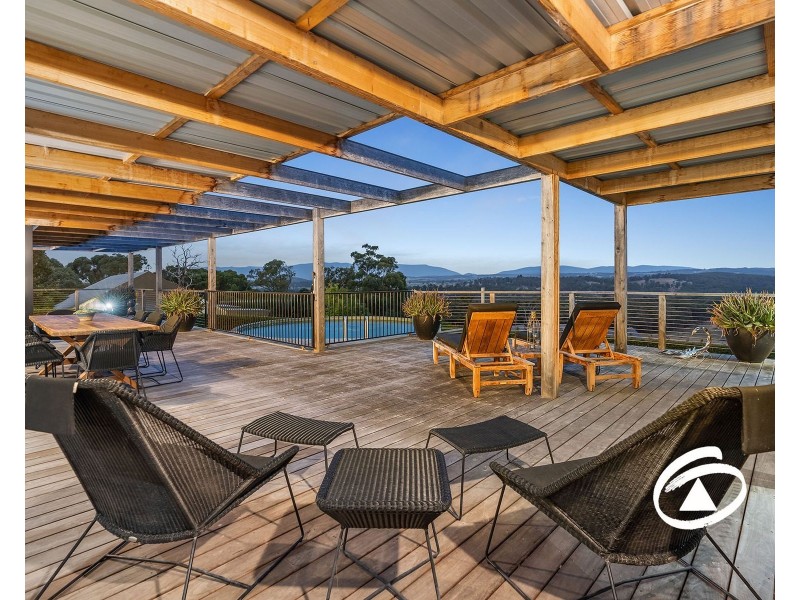 4 Giles Road, Yellingbo VIC 3139