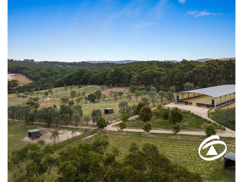 4 Giles Road, Yellingbo VIC 3139